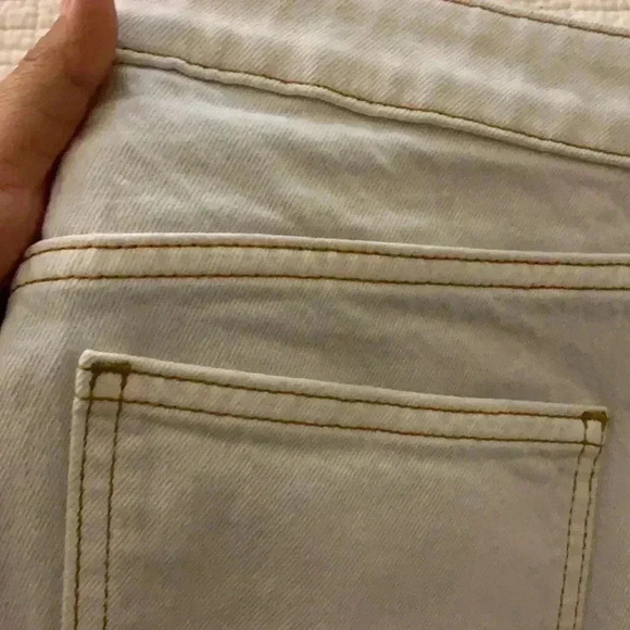 Elizabeth and James - Picture 5 of 5